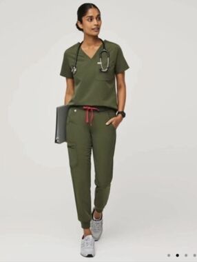 Figs Womens Scrub Set Top Shirt  Zamora Set  Joggers Dark Olive  Size. XL